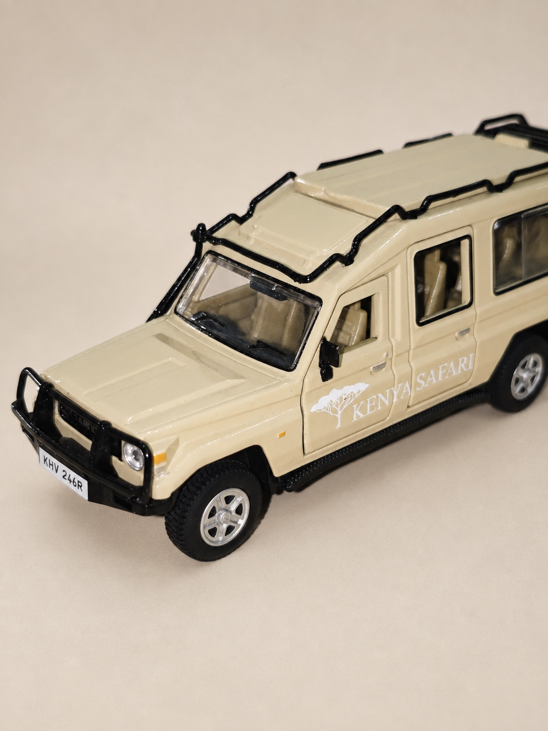 Pop-up Kenya Beige 1:40 African safari vehicle model